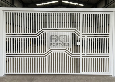 FX113 – Portão Basculante Automático