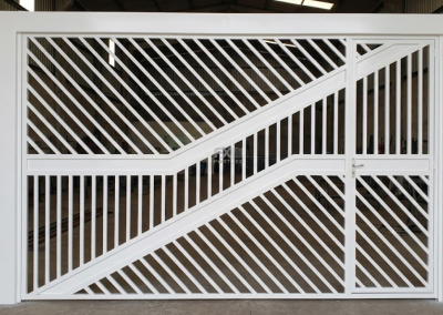 FX139 – Portão Basculante Automático